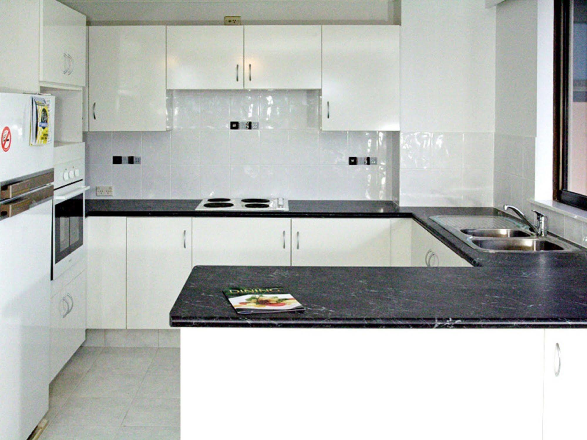 Anacapri Holiday Resort Apartments Surfers Paradise Extérieur photo